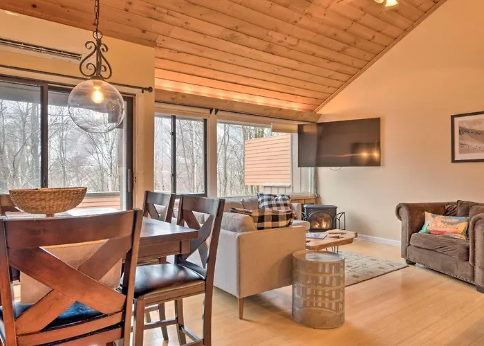 Updated Loon Townhome With Mtn Views And Ski Shuttle!
