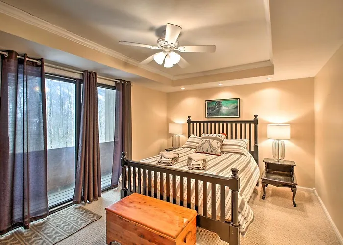 Updated Loon Townhome With Mtn Views And Ski Shuttle!