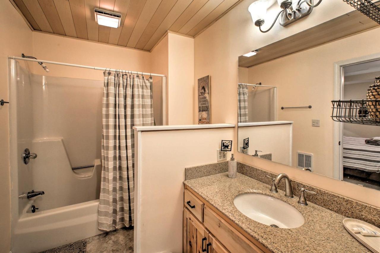Holiday home Updated Loon Townhome With Mtn Views And Shuttle!